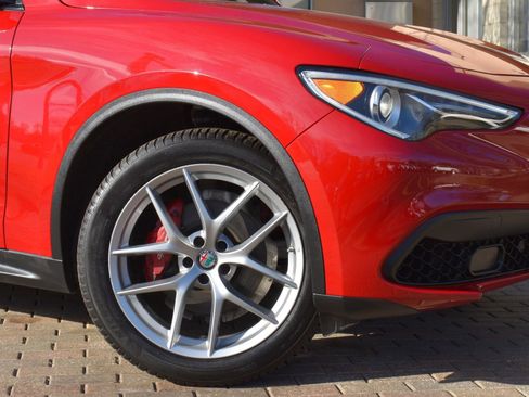 Used 2018 Alfa Romeo Stelvio Ti Sport image 5