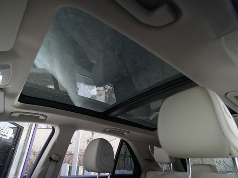 Used 2021 Mercedes-Benz GLE 350 4MATIC image 18