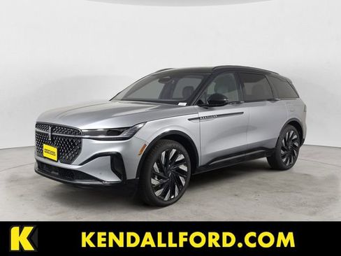 Used 2025 Lincoln Nautilus Reserve w/ Jet Appearance Package AWD/4WD image 1