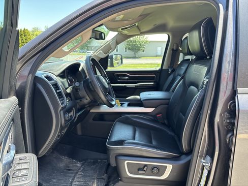 Used 2019 RAM 1500 Laramie AWD/4WD image 11
