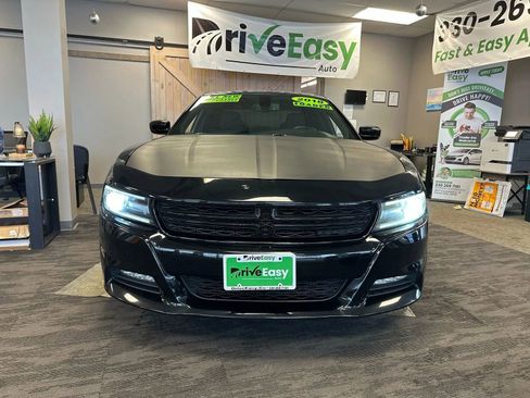 Used 2018 Dodge Charger R/T image 3