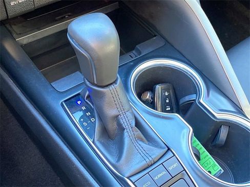 Used 2019 Toyota Camry XSE image 28