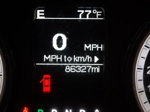 Used 2018 RAM 1500 Express w/ Express Value Package AWD/4WD image 4