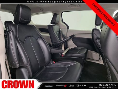 Certified 2024 Chrysler Pacifica Select image 11