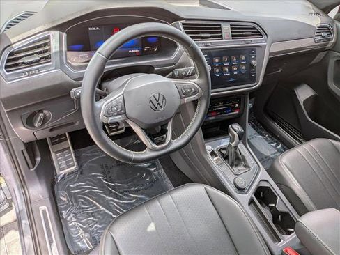 Used 2023 Volkswagen Tiguan SE R-Line AWD/4WD image 10