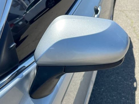 Used 2018 Toyota Camry LE image 9