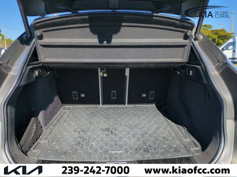 Used 2019 Jaguar F-PACE S image 11