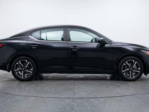 Used 2025 Nissan Sentra SV FWD image 11