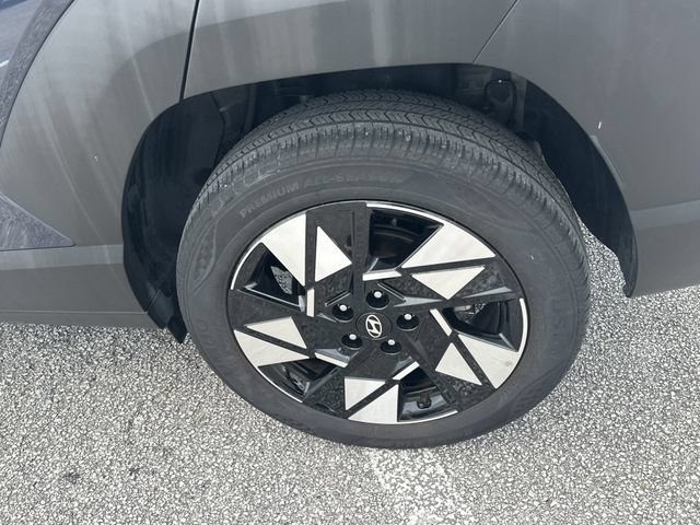 Certified 2025 Hyundai Kona SEL AWD/4WD image 10