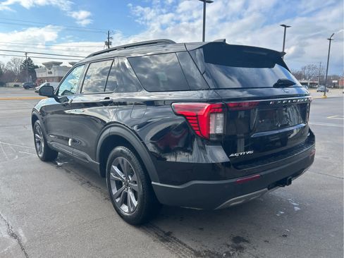 New 2026 Ford Explorer Active w/ Active Comfort Package image 9