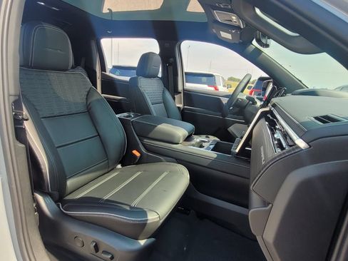 New 2024 GMC Sierra EV Denali AWD/4WD image 12