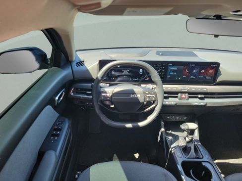 Used 2025 Kia K4 EX FWD image 7