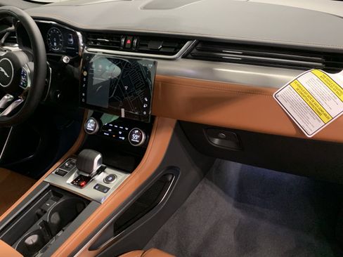 New 2026 Jaguar F-PACE R-Dynamic S image 4