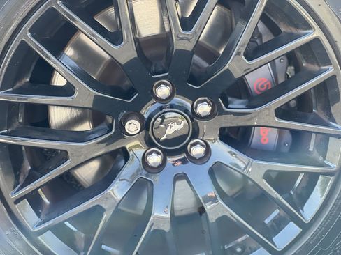 Used 2018 Ford Mustang GT Premium w/ GT Performance Package RWD image 21