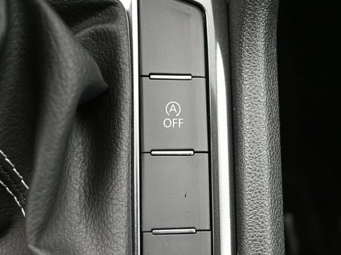 Used 2023 Volkswagen Tiguan SE FWD image 25