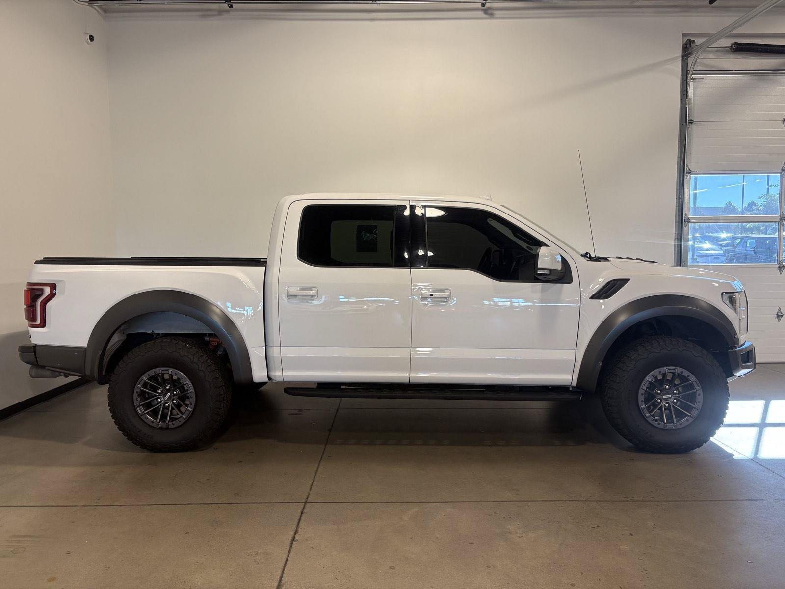 Used 2020 Ford F150 Raptor w/ Equipment Group 802A Luxury AWD/4WD image 2