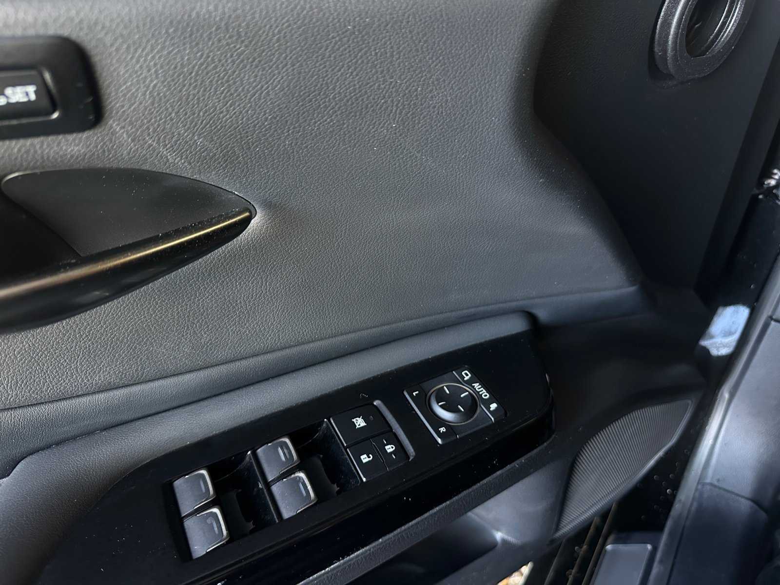 Used 2025 Lexus ES 300h w/ Premium Package FWD image 16