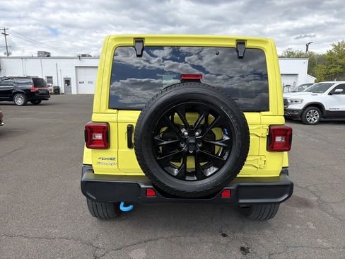 Used 2023 Jeep Wrangler Unlimited Sahara w/ Cold Weather Group AWD/4WD image 4