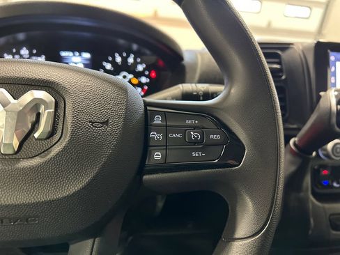 Used 2025 RAM ProMaster 2500 w/ Convenience Group FWD image 19