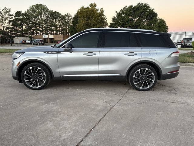 Used 2021 Lincoln Aviator Reserve w/ Equipment Group 201A AWD/4WD image 3