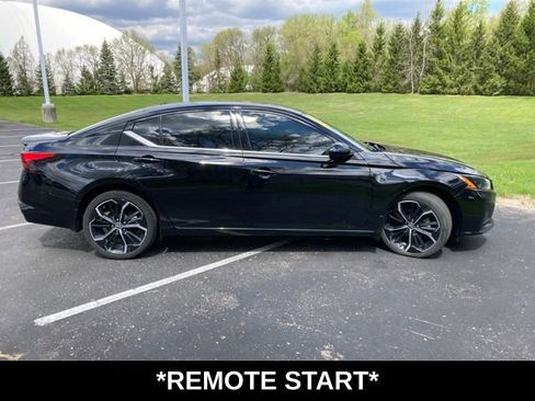 Used 2023 Nissan Altima 2.5 SR AWD/4WD image 5