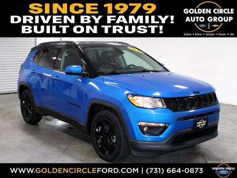 Used 2018 Jeep Compass Latitude FWD image 1