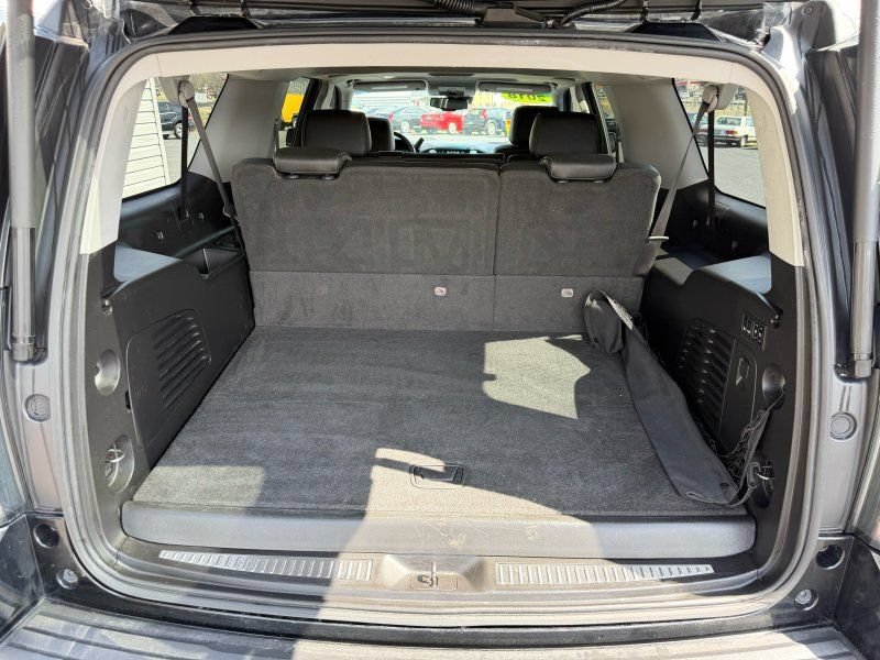 Used 2018 GMC Yukon XL SLT w/ HD Trailering Package AWD/4WD image 13