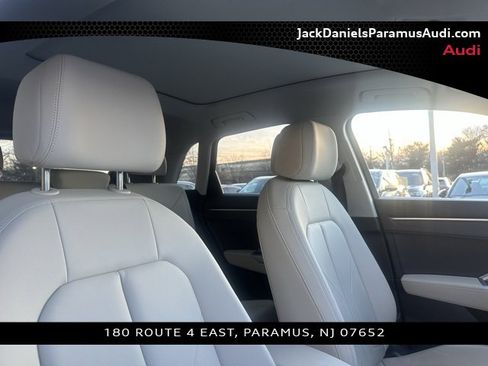 Used 2023 Audi Q3 2.0T Premium w/ Convenience Package image 17