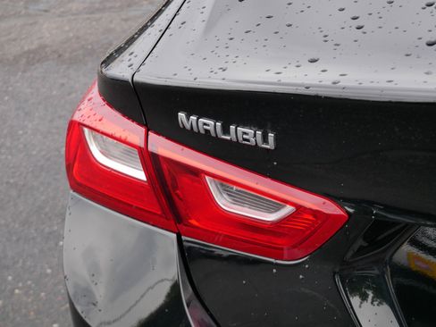 Used 2017 Chevrolet Malibu LT w/ Leather Package FWD image 17