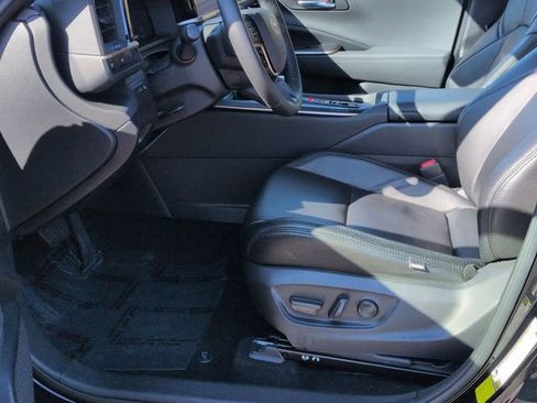 Used 2023 Toyota Crown XLE image 12