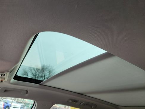 Certified 2024 Volkswagen Taos SEL image 22