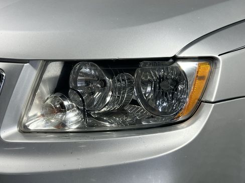 Used 2013 Jeep Compass Latitude FWD image 12