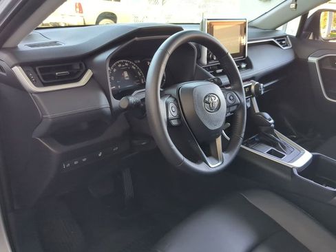 Used 2025 Toyota RAV4 XLE Premium image 18