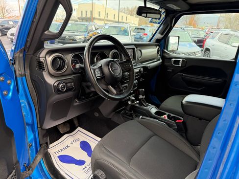 Used 2022 Jeep Gladiator Sport image 11