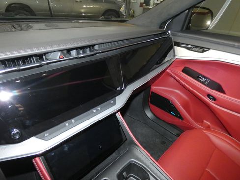 Used 2024 Jeep Wagoneer Launch Edition image 11