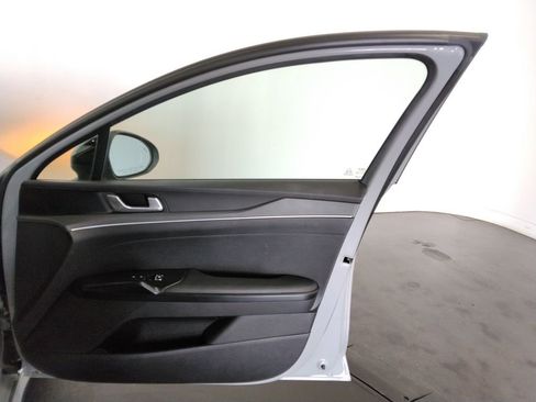 Used 2023 Kia K5 GT-Line image 36