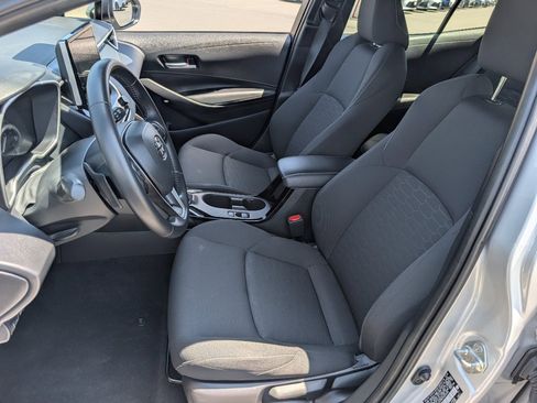Used 2025 Toyota Corolla SE FWD image 2