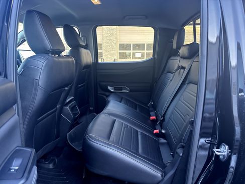 Used 2025 Ford Ranger Lariat w/ Trailer Tow Package image 6