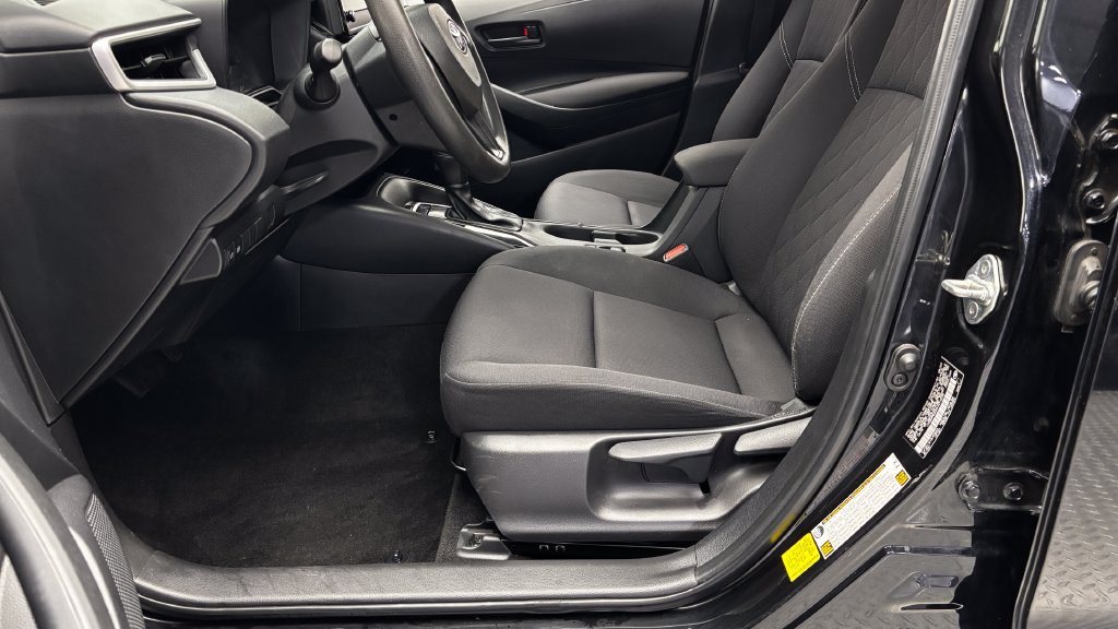 Used 2024 Toyota Corolla LE w/ LE Convenience Package FWD image 12