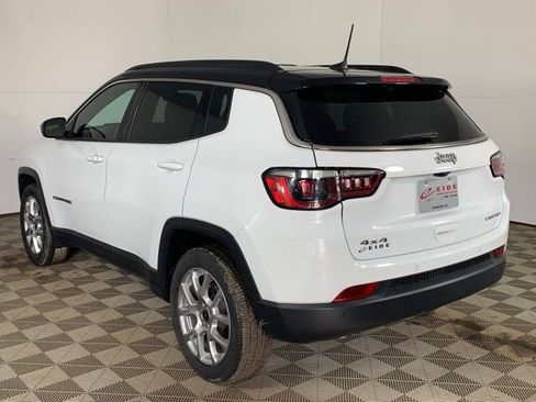 Used 2025 Jeep Compass Limited image 7