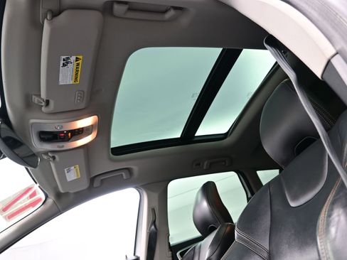 Used 2017 Volvo XC60 T5 Dynamic w/ Preferred Option Package image 18