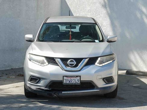 Used 2016 Nissan Rogue S FWD image 2