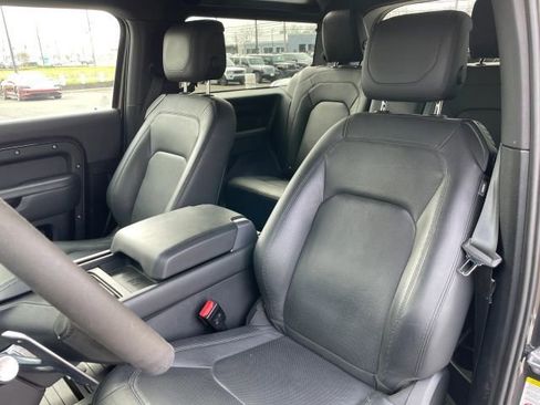 Used 2023 Land Rover Defender 90 V8 image 19