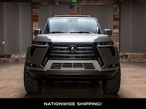 Used 2024 Lexus GX 550 image 4