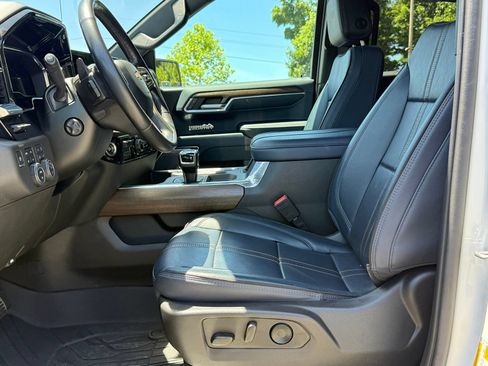Used 2023 Chevrolet Silverado 1500 High Country w/ High Country Premium Package AWD/4WD image 15
