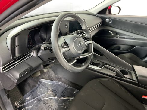 Used 2023 Hyundai Elantra SEL w/ Cargo Package FWD image 9