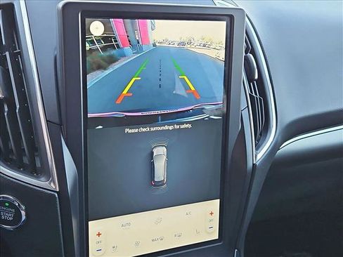 Used 2022 Ford Edge Titanium image 13