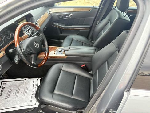 Used 2011 Mercedes-Benz E 350 Sedan image 35