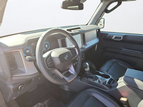 New 2026 Ford Bronco Outer Banks w/ Sasquatch Package AWD/4WD image 11