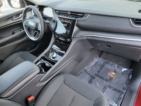 Certified 2023 Jeep Grand Cherokee L Laredo image 26